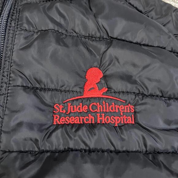 St. Jude Children’s Research Hospital Women’s Puffer Vest size Small NWOT - Picture 2 of 3